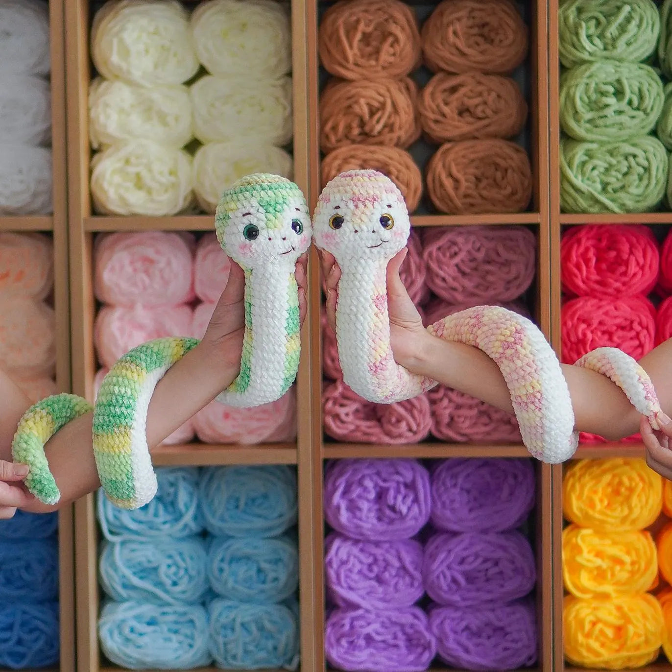 Alice au pays des merveilles (Amigurumi Pattern/Amigurumi Crochet Pattern/Crochet Amigurumi Pattern by Aquariwool)